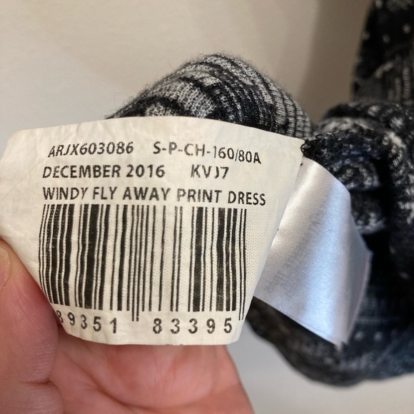 Roxy Windy Fly Away Print Dress, Black & White, Floral Geometric Open Back Small - Picture 4 of 8